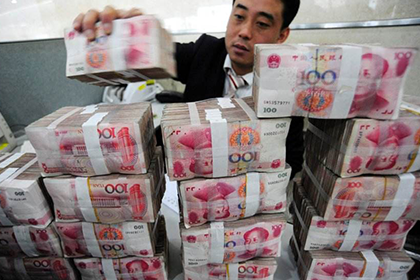 债主上门讨债遭拒,双方矛盾升级